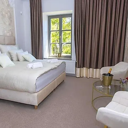 Hotel Zamek Kvasetice 4*